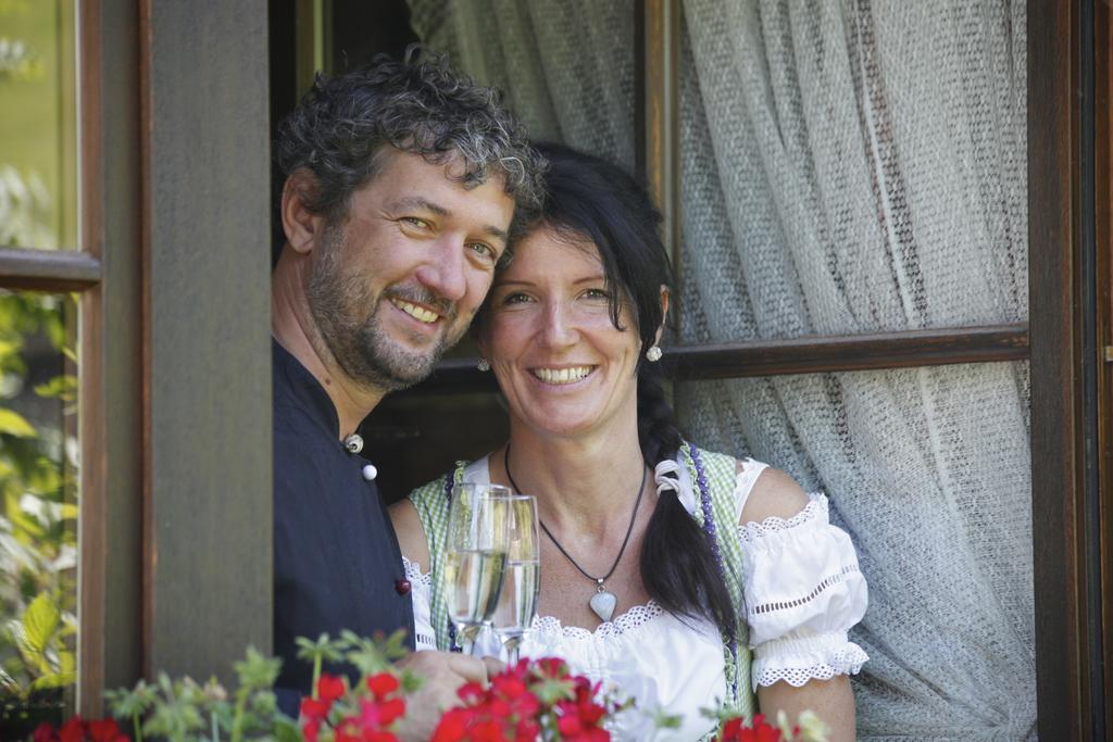 Hotel&Restaurant Grüner Baum - Die Grüne Oase Am Feldberg Exterior foto